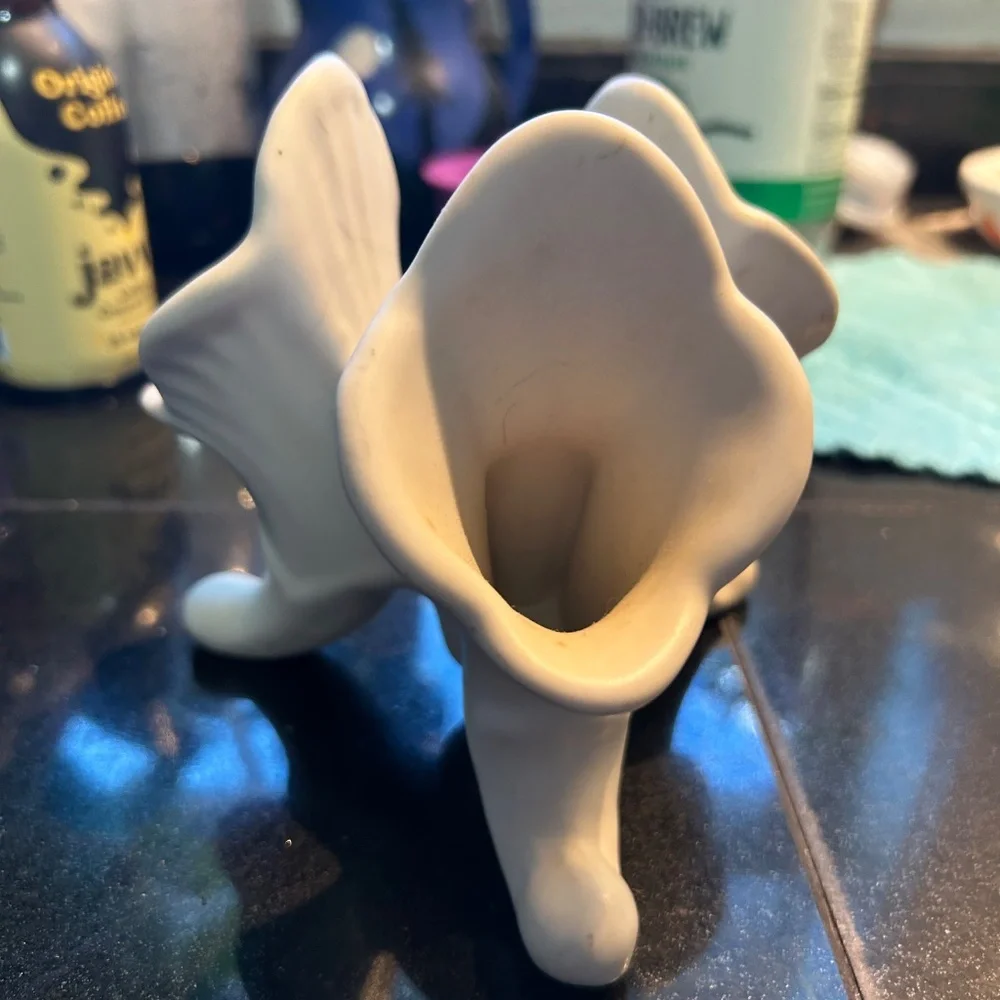 Vintage 3 footed Van Briggle vase - Picture 3 of 5